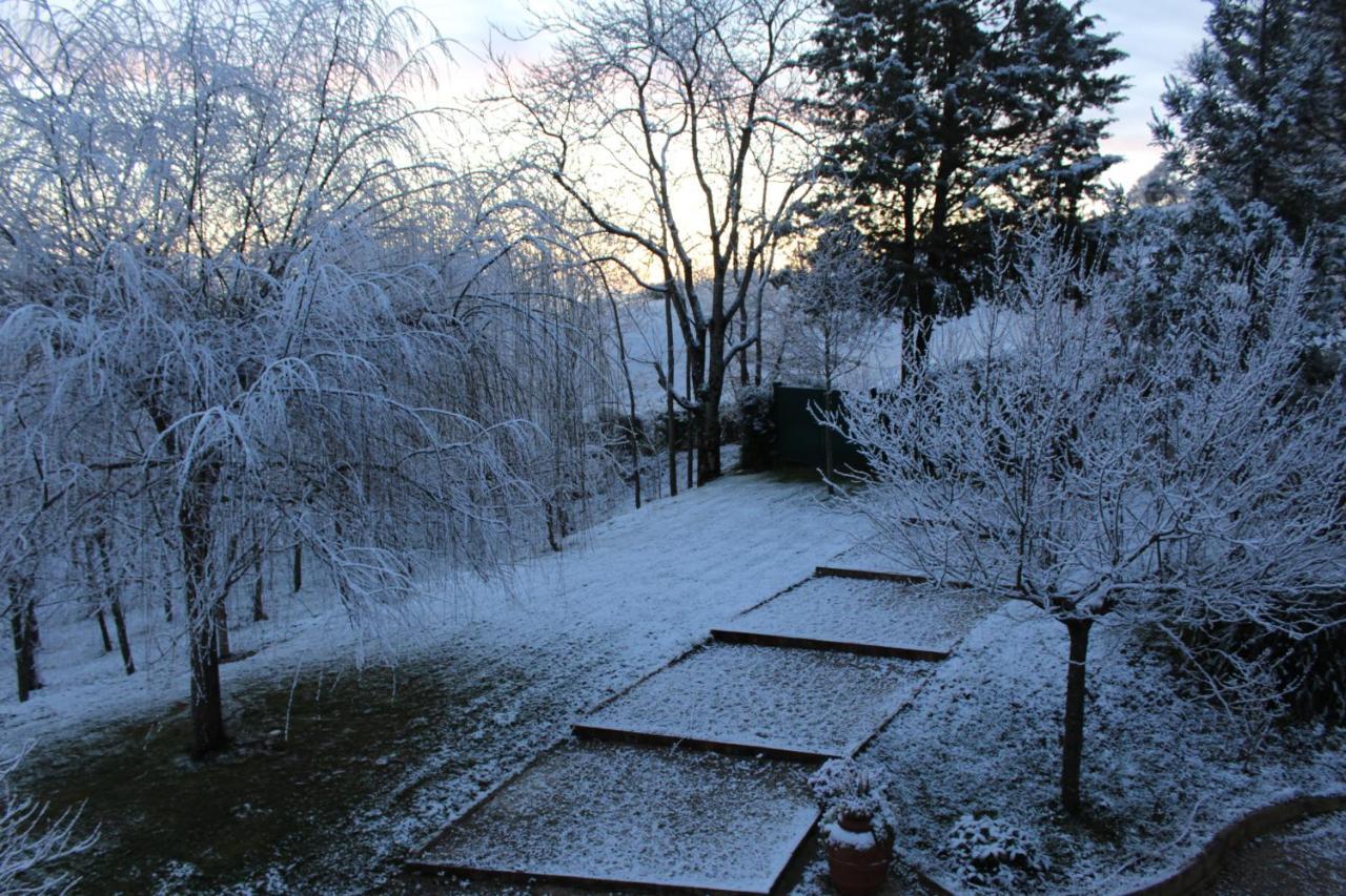 Altra Meta B&B Губбіо Екстер'єр фото